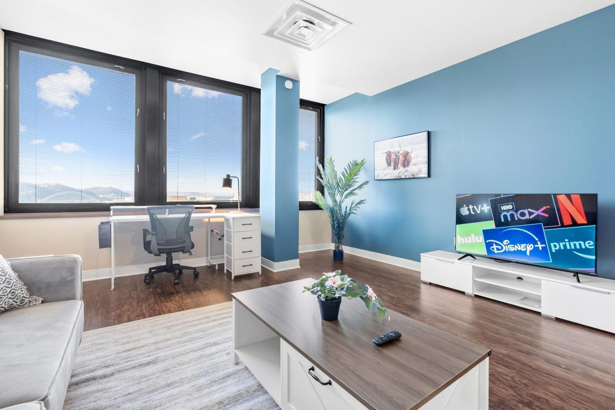 Luxury High Rise 1Bd River Views Downtown Питсбърг Екстериор снимка